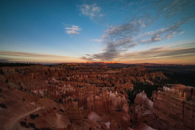 Exploration éditoriale : Découvrez la majesté naturelle du Bryce Canyon aux États-Unis Sortie : Bryce Canyon : Une merveille de l'ouest américain à ne pas manquerexplorationéditoriale,BryceCanyon,majesténaturelle,États-Unis,sortie,merveille,ouestaméricain
