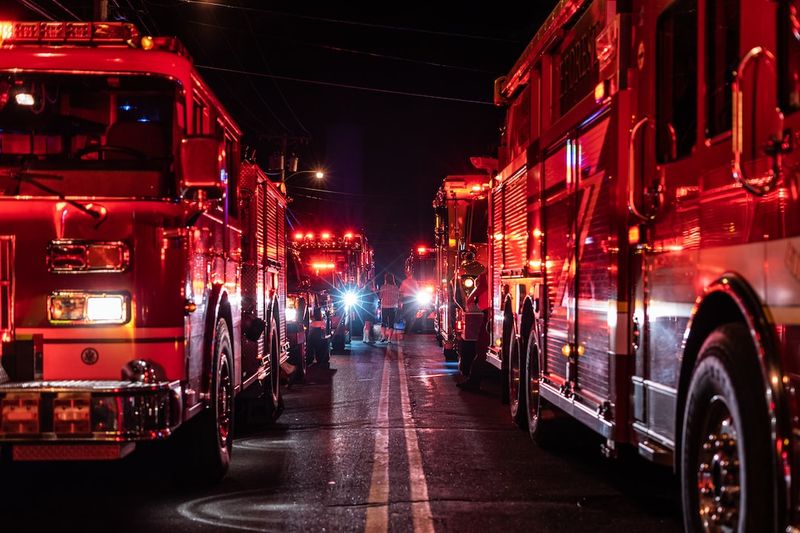 L'incendie maîtrisé d'un entrepôt à Bobigny en Seine-Saint-Denisincendie,Bobigny,Seine-Saint-Denis,maîtrisé,entrepôt