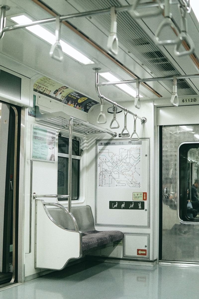 "La paralysie de la ligne 4 du métro : un cauchemar de deux heures pour les passagers"transportsencommun,métro,paralysie,ligne4,perturbation,voyage,passagers,cauchemar,retard