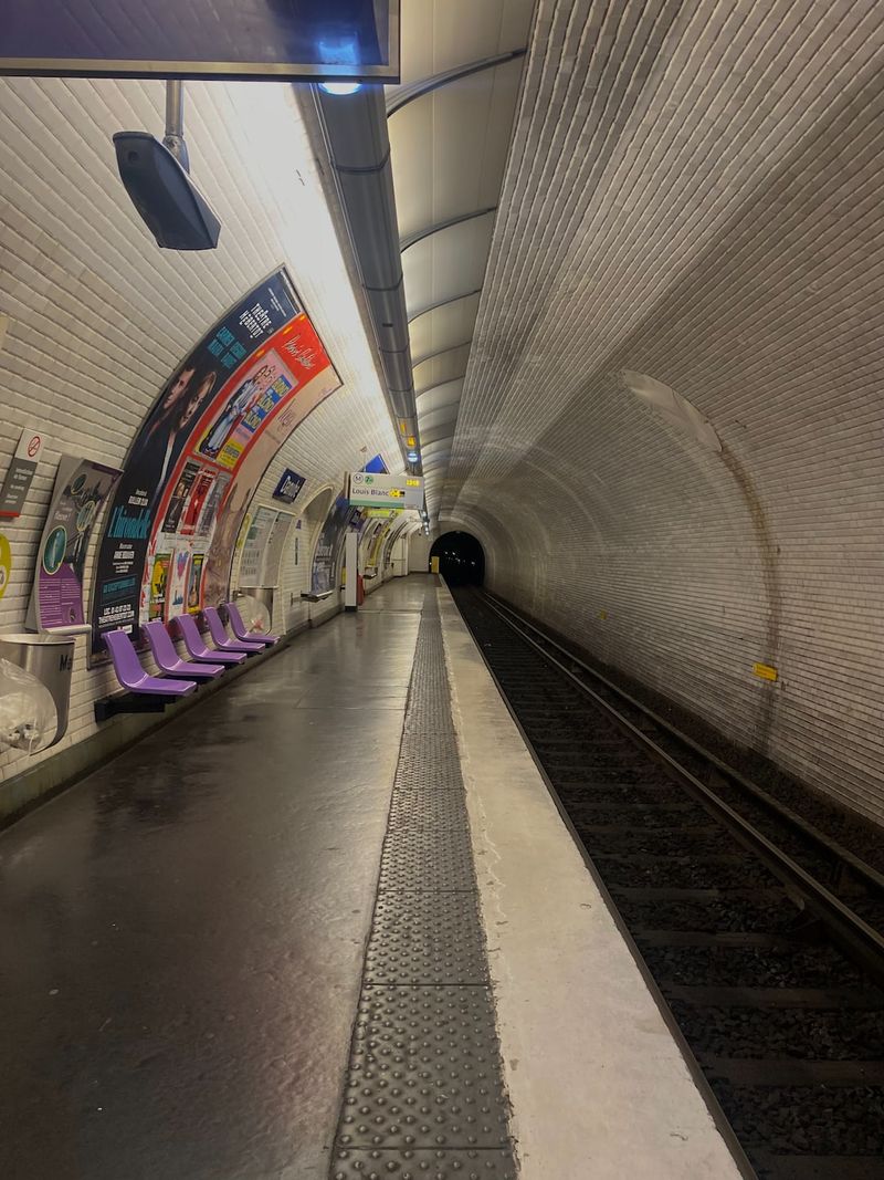 L'accumulation d'incidents paralyse le métro parisien : quelles solutions ?transports-publics,métro-parisien,incidents,paralysie,solutions