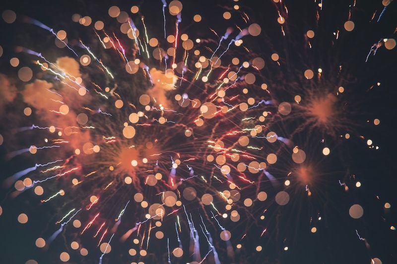 Feu d'artifice du 14 juillet : une célébration nationale qui enflamme les cœurs des Françaisfeud'artifice,14juillet,célébrationnationale,France,tradition,festivités,culture,événement,spectacle,pyrotechnie