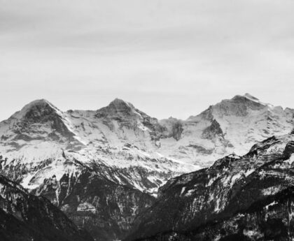 Mer de glace : un trésor menacé dans les Alpes françaisesMerdeglace,trésor,Alpesfrançaises,environnement,changementclimatique,fontedesglaciers,tourisme,patrimoinenaturel,conservation,sensibilisation