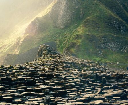 Les Lacs du Connemara: une exploration de la mythologie et de la beauté naturelle de l'Irlande-LacsduConnemara-mythologieirlandaise-beauténaturelle-Irlande-exploration-paysages-tourisme-cultureirlandaise