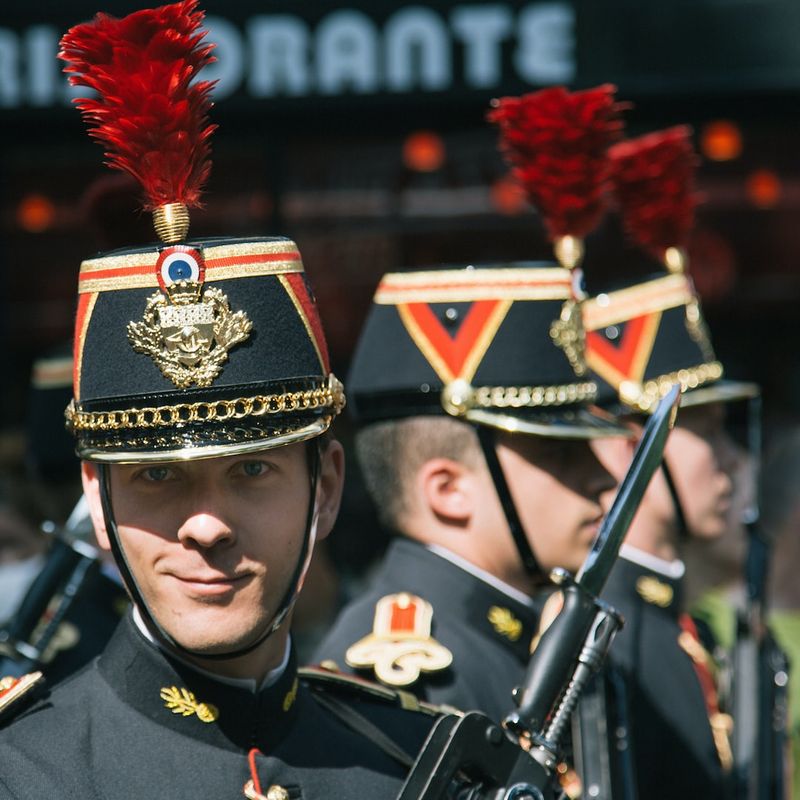 La Guerre en Afghanistan: Un hommage au sergent Nicolas Mazier, soldat dévoué et héros nationalGuerreenAfghanistan,Hommage,SergentNicolasMazier,Soldatdévoué,Hérosnational