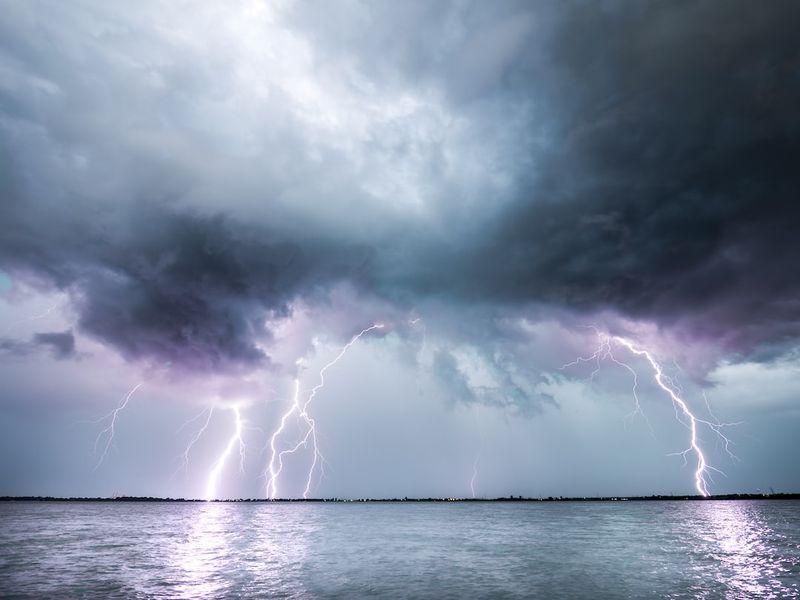 Retour sur un nuage orageux impressionnant en Normandie : une force de la nature à l'état purnuage,orage,Normandie,forcedelanature