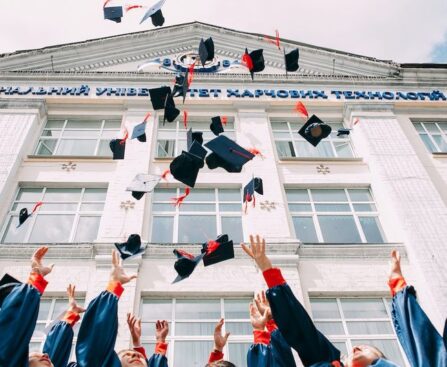 Réussite à la première année de médecine: L'institut de Quimper révolutionne la préparation Un titre possible pourrait être : "Réussite à la première année de médecine : comment l'institut de Quimper révolutionne la préparation"-Réussite-Premièreannéedemédecine-InstitutdeQuimper-Préparation-Révolution-Médecine