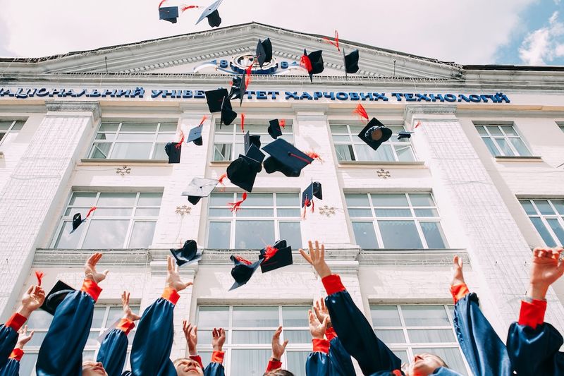 Réussite à la première année de médecine: L'institut de Quimper révolutionne la préparation Un titre possible pourrait être : "Réussite à la première année de médecine : comment l'institut de Quimper révolutionne la préparation"-Réussite-Premièreannéedemédecine-InstitutdeQuimper-Préparation-Révolution-Médecine