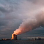 Le titre de l'article en français : "La Corée du Nord révèle son nouveau sous-marin nucléaire : une menace pour la sécurité mondiale ?"CoréeduNord,sous-marinnucléaire,sécuritémondiale