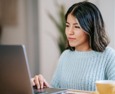 Loi "plein emploi" adoptée à l'Assemblée: quels changements pour le marché du travail? Nouvel article: Réforme du marché du travail: quels changements avec la loi "plein emploi"?loipleinemploi,marchédutravail,réforme,Assemblée,changements