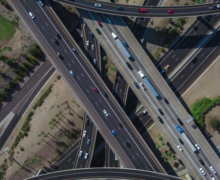 Contournement est de Rouen : un projet d'infrastructure controversé pour l'avenir de la métropoleContournementdeRouen,infrastructure,projetcontroversé,métropole,urbanisme