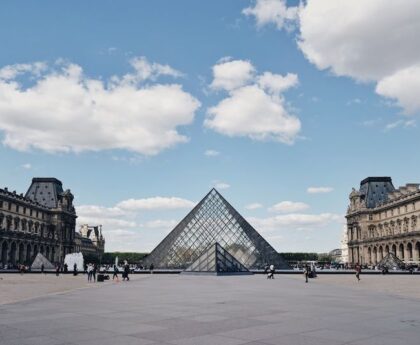 Le musée du Louvre fermé ce samedi «pour des raisons de sécurité» : Quelles conséquences pour le tourisme à Paris ?MuséeduLouvre,fermeture,sécurité,tourisme,Paris